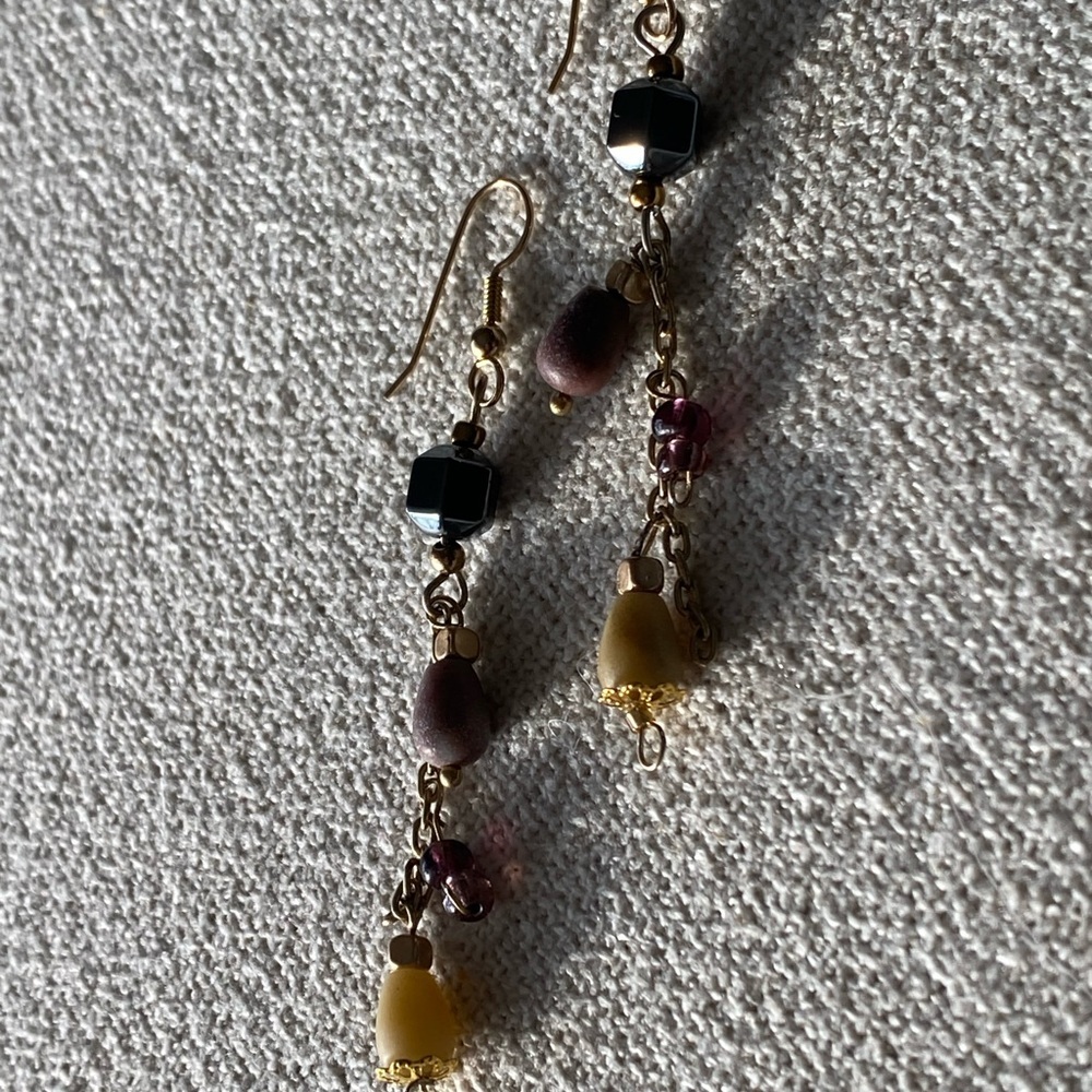 New magnetic Healing Gold and Black Dangle Earrings - Picture 4 of 5